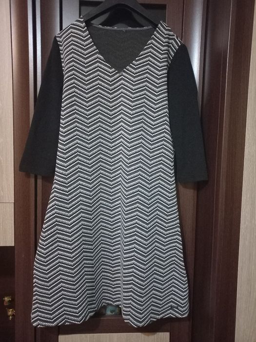 Rochie comodă , aproape nouă,  pentru primavara-toamna .