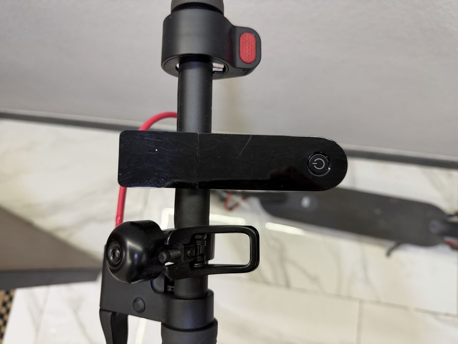 Продам электросамокат Xiaomi