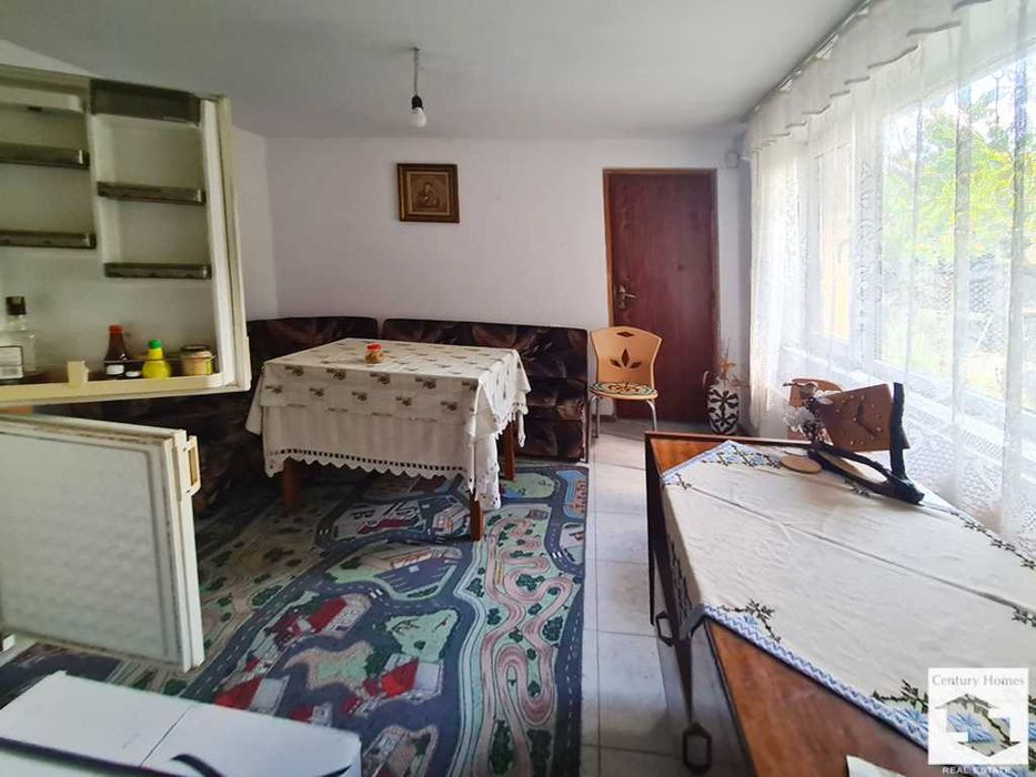 175094 Частично реновирана къща в с.Добромирка, 30 км. от В.Търново