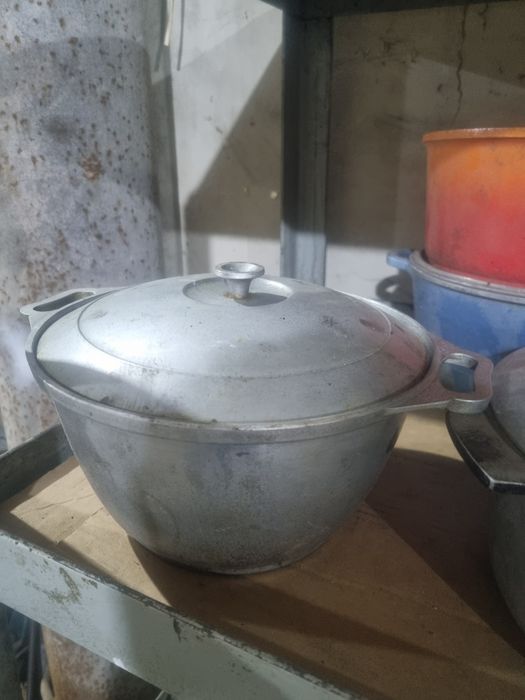 Казаны, сковородки, кострюли б/у