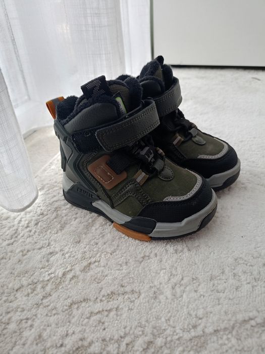 Продам ботинки осень весна детские