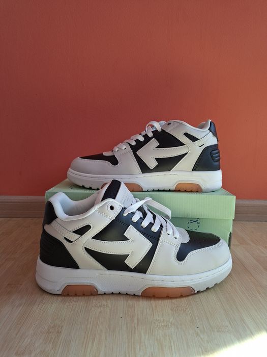 Off white Out Of Office