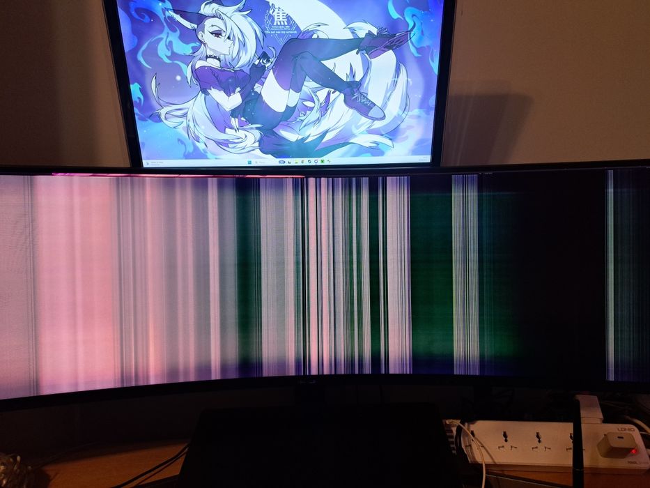 Монитор samsung QLED 49"