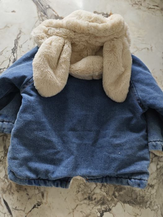 Продам куртку для девочки