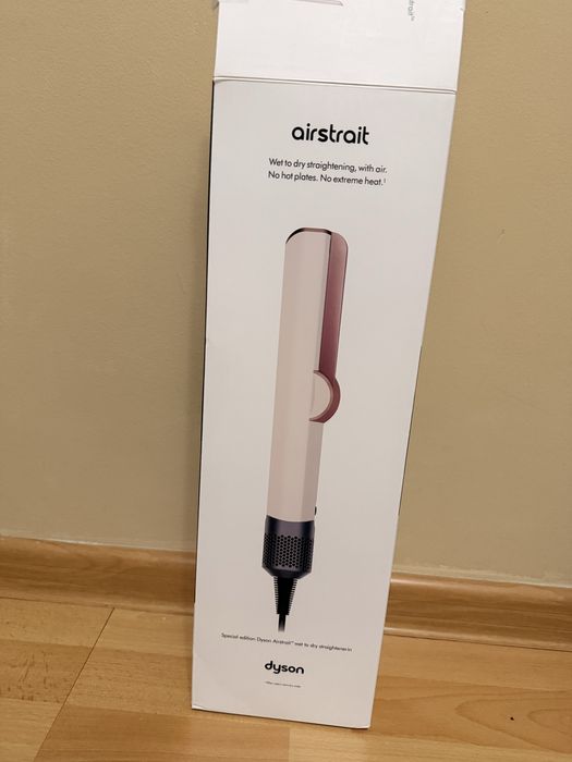 Dyson Aistrait -