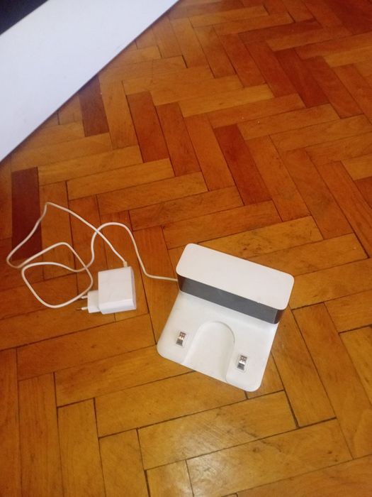 Mi robot vacuum-mop essential, aspira si spala,are statia de incarcare