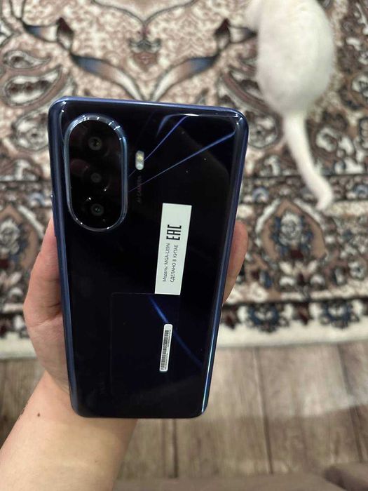 Huawei nova Y70 мобил