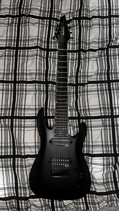 8 струнна китара Jackson