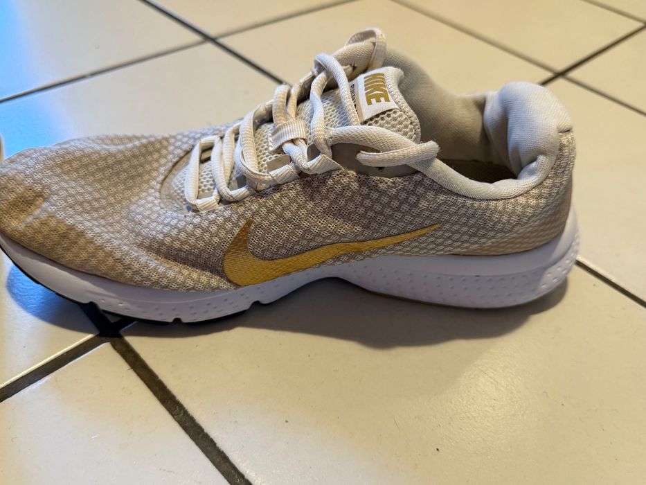 Женски маратонки