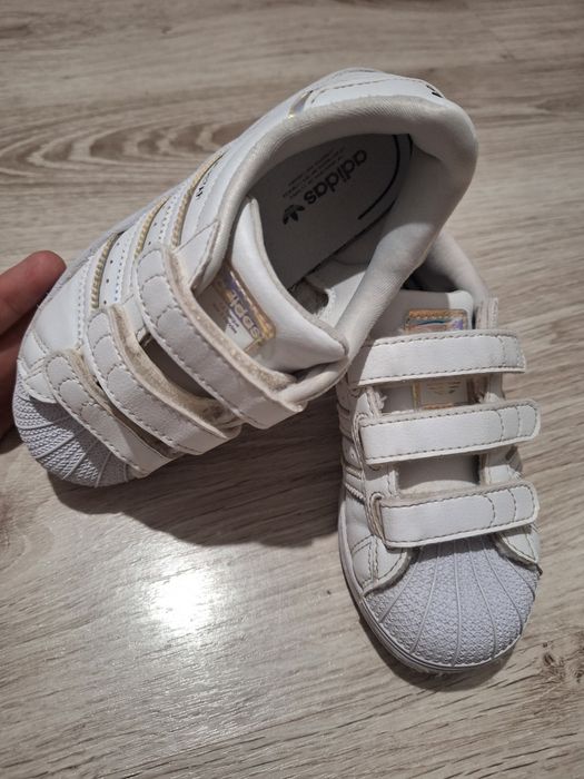 Adidași superstar pentru fetițe, mărimea 28