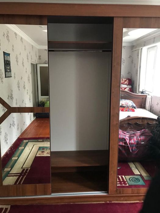 Продаётся кровать и шифонер купе