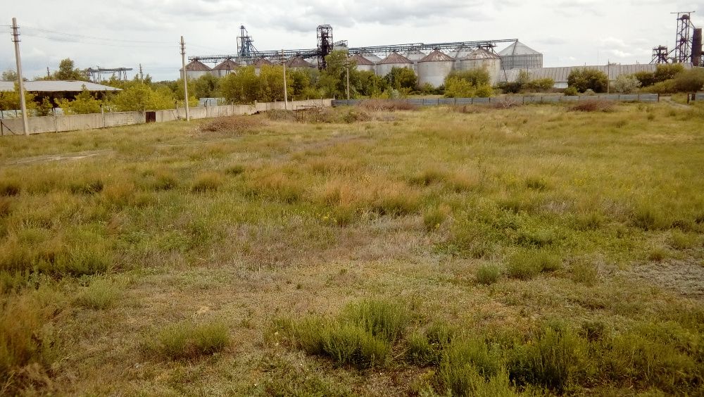 Промбаза,  c   ж\д дорогой , продам.