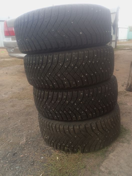 Продам покрышки зимние
