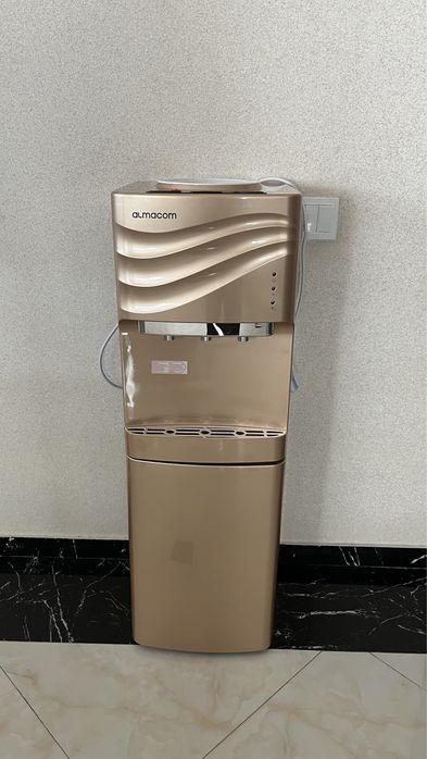 Напольный кулер для воды ALMACOM
