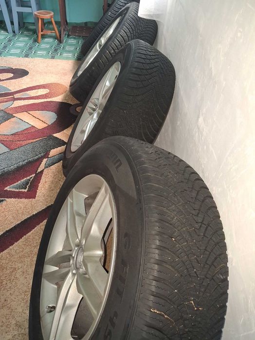 Cauciucuri de iarna aproape noi  genti aluminiu pt AUDI Q5  235/65/17