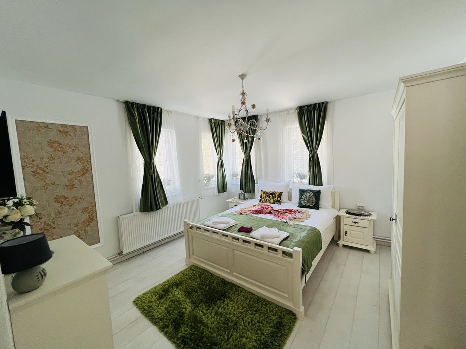 CAzare Predeal centru capacitate 12-13 persoane