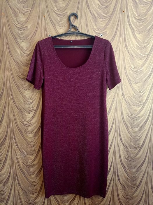 В продаже одежда