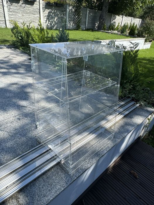 Stand plexiglas prezentare / vanzare