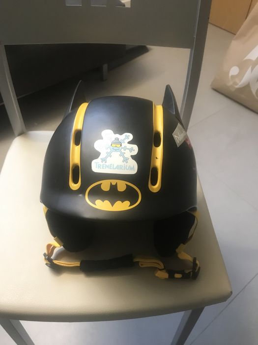 Детска ски каска и маска