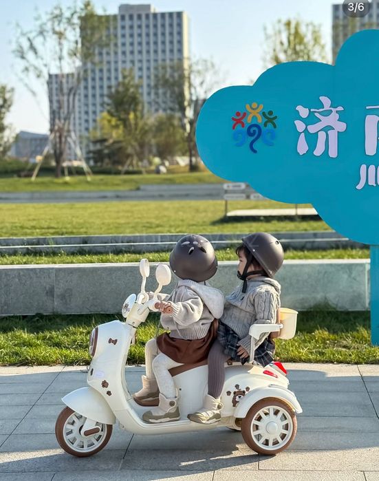 Детский мотоцикл Vespa 12V с музыкой, 3-6 лет, до 30 кг