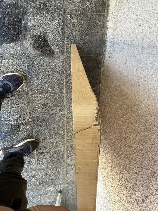 Дървена маса с метални никелирани крака