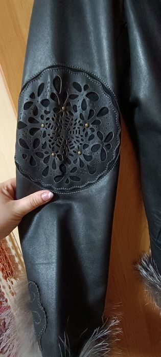 Куртка кожанная с мехом чернобурки
