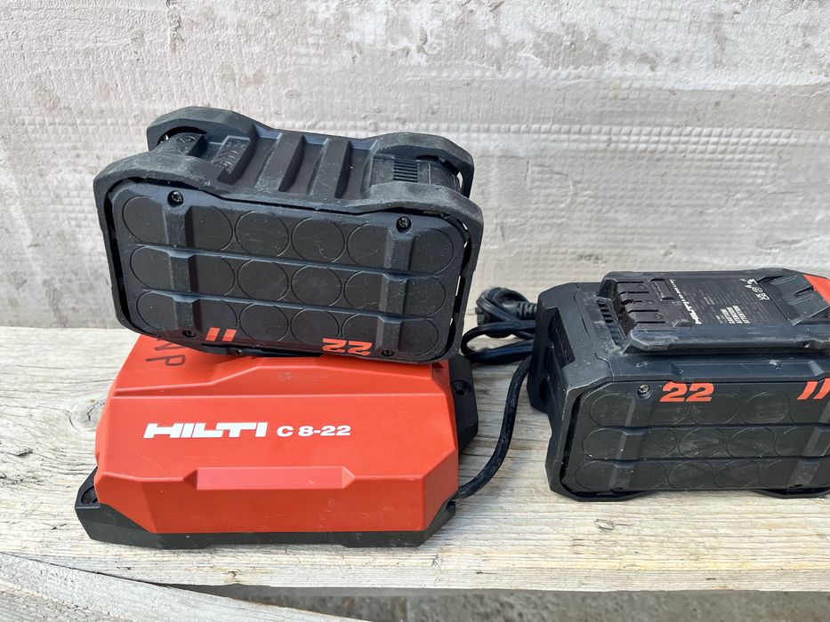 Hilti nuron bateri de 12 amp  si incarcator rapid c8 milawukee sabie fierastrau  impecabila  cu bateria de 5 amp  nu dewalt makita bosch