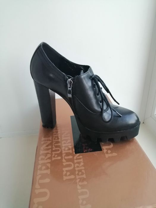 Полуботинки/туфли. Договорная