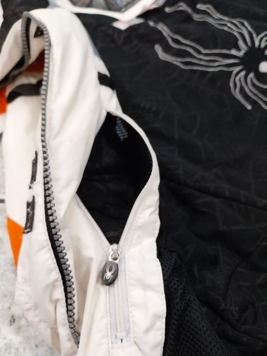 SPYDER-L разм.водоустойчив   плътен  мъжки елек с качулка .