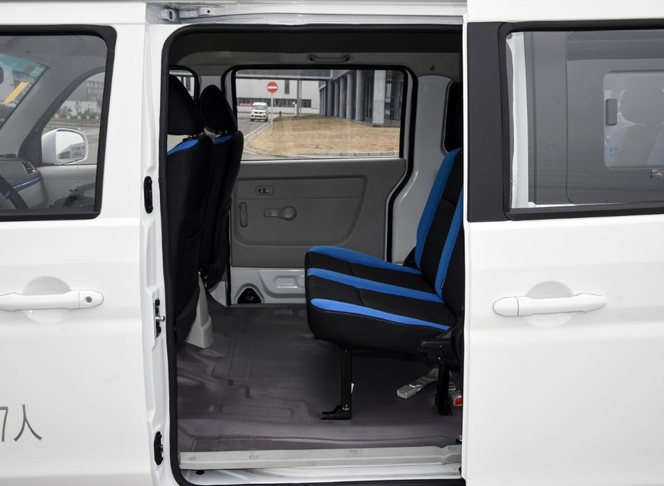 Продаётся микроавтобус.