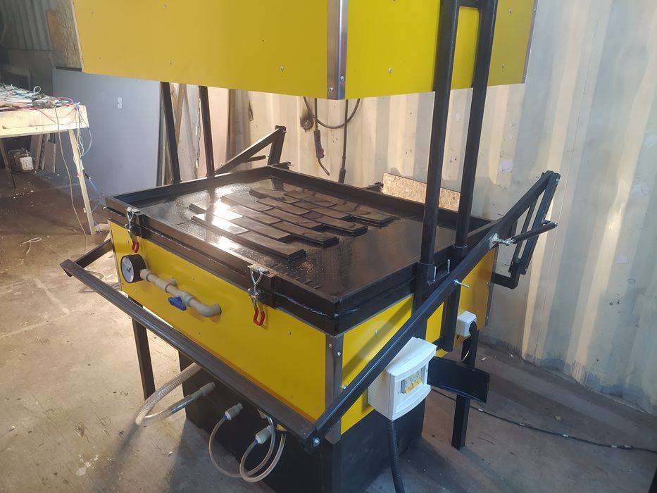 Вакуумный формовочный станок