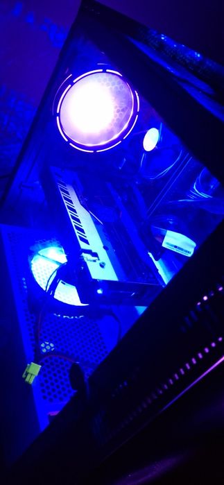 Vând calculator gaming