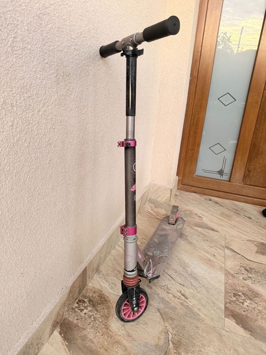 Vând 2 trotinete 80 lei