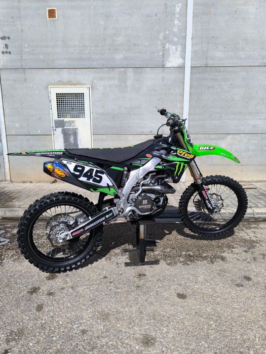 Kawasaki kx450f.