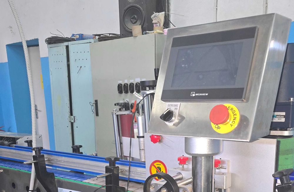 МАШИНА ЗА БУТИЛИРАНЕ НА СВОБОДНО-ПАДАЩИ /негазирани/напитки,вода и др.