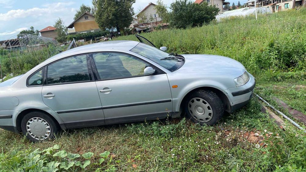 Volkswagen Passat 1998г