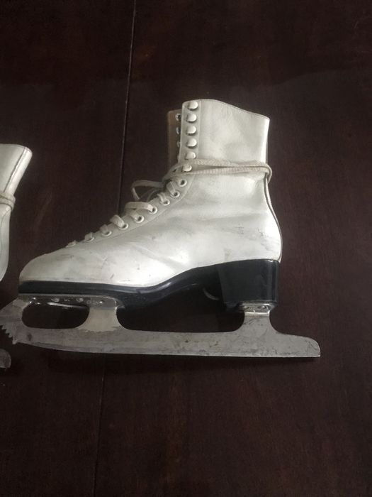Коньки фигурные коньки