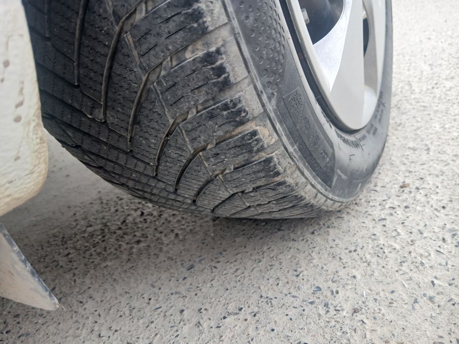 4 ta 195/55 R15 o'lchamdagi balonlar bor holati yaxshi