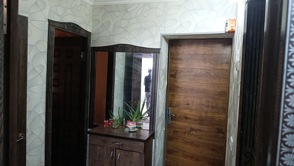 Срочно аренда 2 комнатная квартира в городе Чирчике