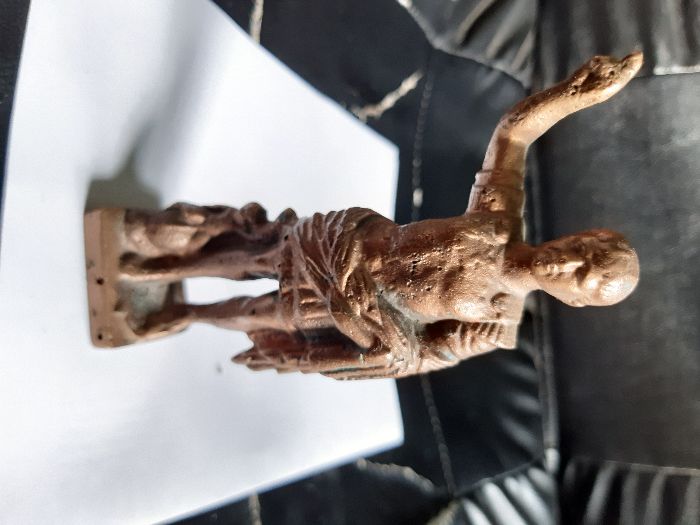 Vand pentru colectionari statueta veche din alama