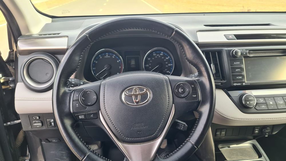 Toyota Rav 4 сатылады.