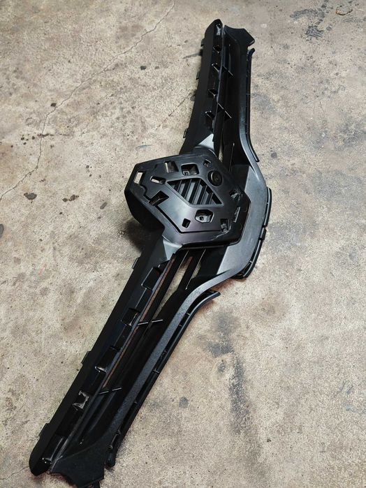 Предна решетка за Renault Megane 3