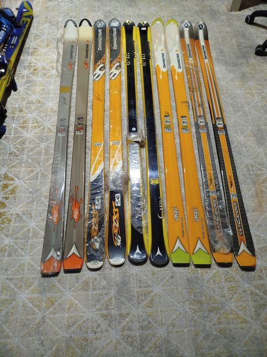 Лижы,батинки тожь ест