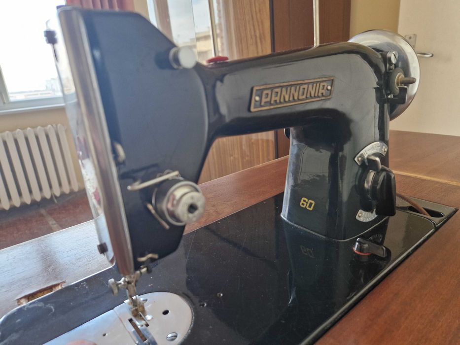 Продавам шевна машина Панония