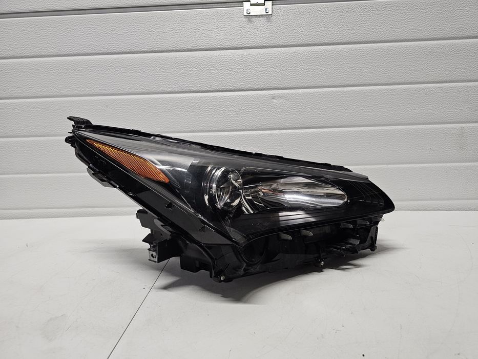 Far dreapta Lexus NX 300H