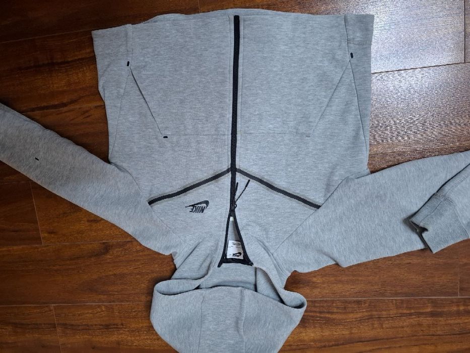 Nike tech fleece женская толстовка размер S оргинальные