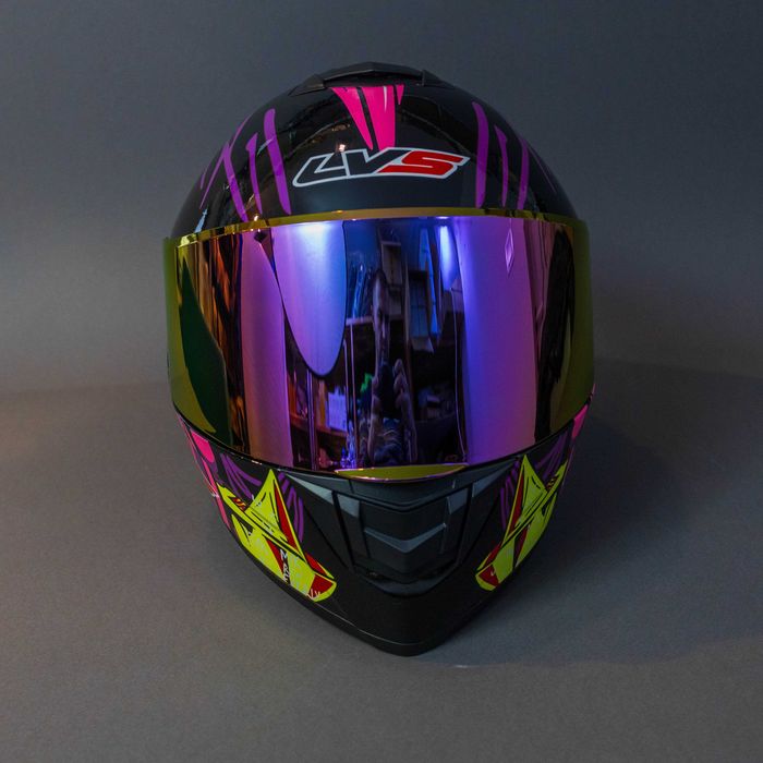 Каска за мотор , пистов , скутер , ел. тротинетка и др./Размер S 55–56