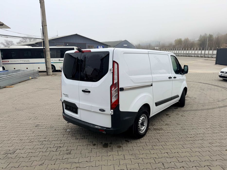Ford Transit 2018 .