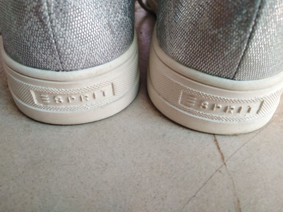 Маркови обувки на Esprit, номер 39, Несесер 11 лв.,за двете 35 лв.