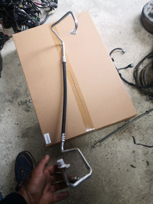 Conducta ac Dacia Duster 1,6 16 Valve 2010 - 2013 cod 924900788r